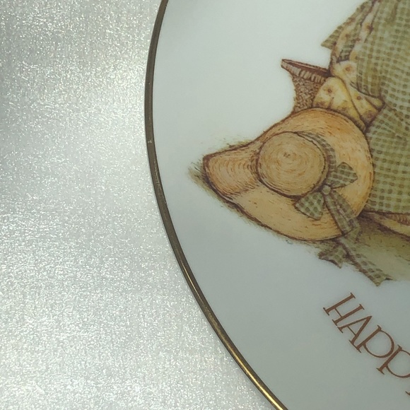 HOLLY HOBBIE 1976 "WHO ELSE BUT A MOTHER" MOTHER'S DAY 8" PLATE WITH GOLD TRIM - Picture 13 of 16